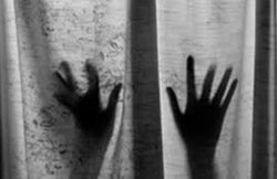 रेप के बाद खुफिया डायरी में लिखता था स्कोर, 200 बच्चों से गंदा काम करने वाले सर्जन पर मुकदमा दर्ज