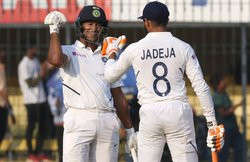 India vs Bangladesh 1st Test 2nd day: मयंक का दूसरा दोहरा शतक, भारत ने दूसरे दिन बनाए 400 रन
