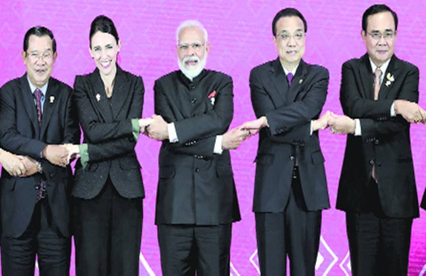 प्रधानमंत्री नरेंद्र मोदी ने देश की जनता का मनोबल बढ़ाया है।