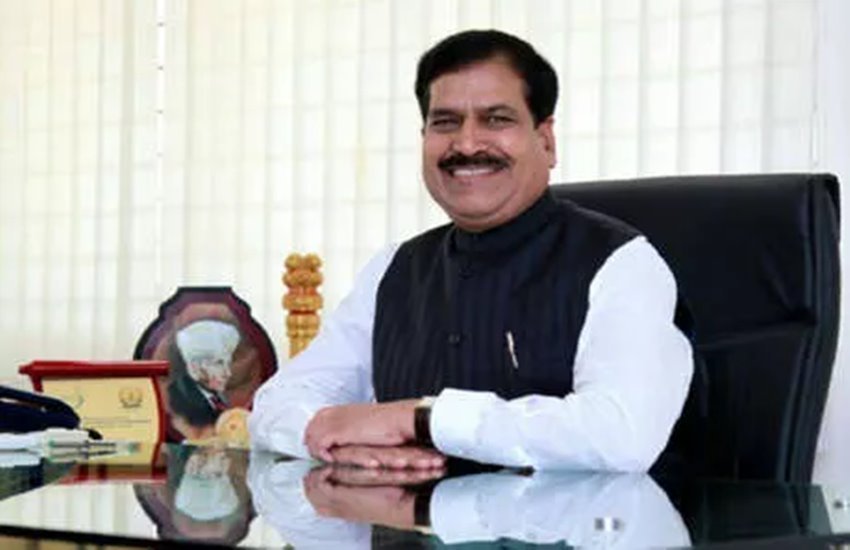  रेल राज्यमंत्री सुरेश अंगड़ी
सोर्स- सोशल मीडिया 