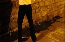 छात्रों के सामने खुले में टीचर ने किया पेशाब, कारण बताओ नोटिस जारी