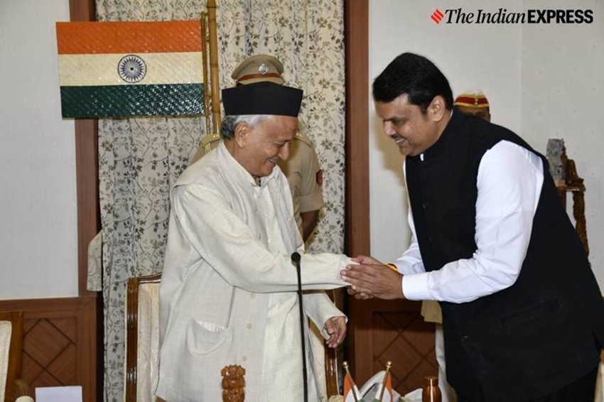 इस पूरे घटना क्रम से कुछ घंटे पहले तक ये स्थिति लग रही थी कि कांग्रेस और एनसीपी के गठबंधन से उद्धव ठाकरे राज्य के अगले सीएम होंगे।