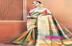 पारंपरिक परिधानों में इतरा कर चलें