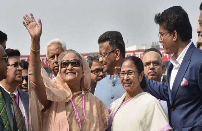 डे-नाइट टेस्ट: एयरपोर्ट से सौरव गांगुली संग ईडन गार्डंस पहुंचीं शेख हसीना, ‘मर्दानी’ रानी मुखर्जी भी देख रहीं पिंक बॉल मुकाबला