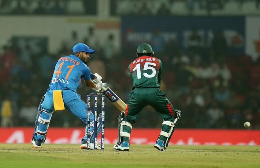 अय्यर ने जड़े तीन लगातार छक्के (फोटो सोर्स- bcci)
