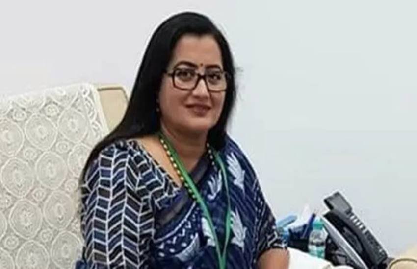 Karnataka, Karnataka phone tapping case, Actor Sumalatha, illegal tapping of phones of politicians, HD kumaraswamy, Karnataka crisis, actors Darshan and Yash, M H Ambarish, congress leader, india news, Hindi news, news in Hindi, latest news, today news in Hindi