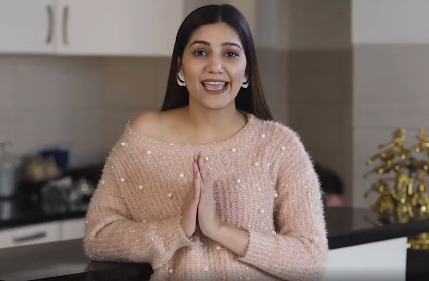 अकसर पारंपरिक ड्रेस में नजर आने वालीं सपना चौधरी अपने लेटेस्ट फोटोशूट में वेस्टर्न अवतार में दिख रही हैं।