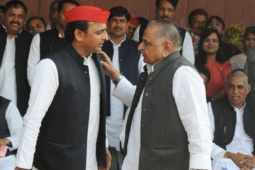 मुलायम सिंह पहली बार 1989 में यूपी के मुख्यमंत्री बने और इसके बाद 1993 और 2003 में सीएम बने। उनके बेटे अखिलेश यादव 2012 में राज्य के मुख्यमंत्री बने थे। (Photo: PTI)