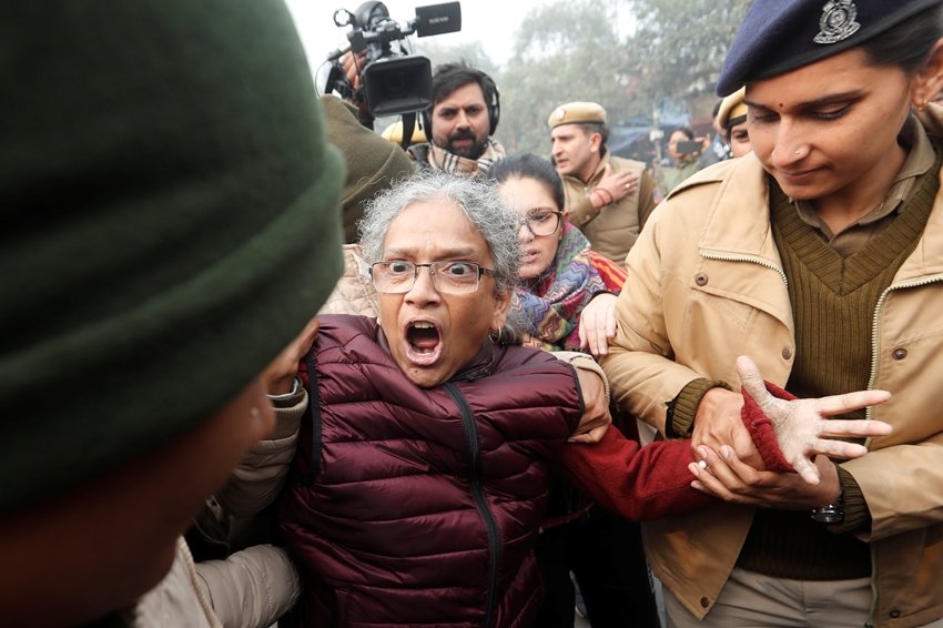 दिल्ली के लाल किले पर बड़ी संख्या में लोग इस विरोध प्रदर्शन में पहुंचे। (Photo:REUTERS/Adnan Abidi)