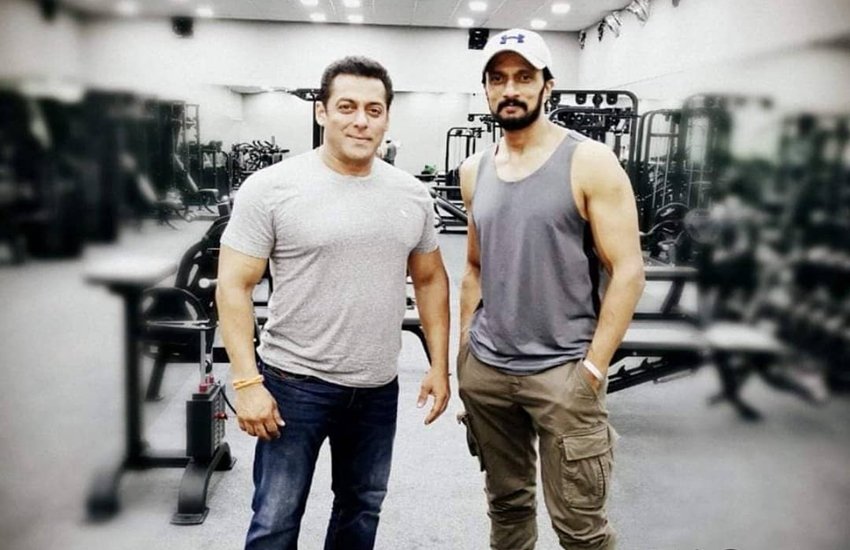 एक्टर किच्चा सुदीप किसी पहचान के मोहताज नहीं हैं। उनका नाम साउथ के बड़े सुपरस्टार्स में शुमार है। अपने फिल्मी सफर में सुदीप ने एक से बढ़कर एक सुपरहिट फिल्मों में काम किया है। उनकी फैन फॉलोइंग को देखते हुए ही दबंग 3 में उन्हें सलमान खान के अपोजिट बतौर विलेन कास्ट किया गया। (All Photos: Kiccha Sudeep Instagram)