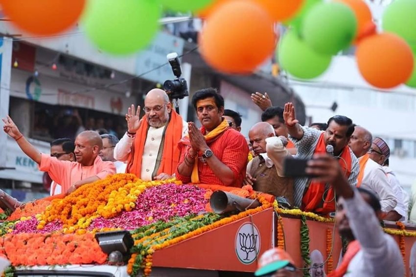 बता दें कि रवि किशन गोरखपुर से सांसद चुने गए हैं। यूपी का सीएम बनने के बाद योगी आदित्यनाथ की इस सीट से बीजेपी ने रवि किशन को उतारा था।