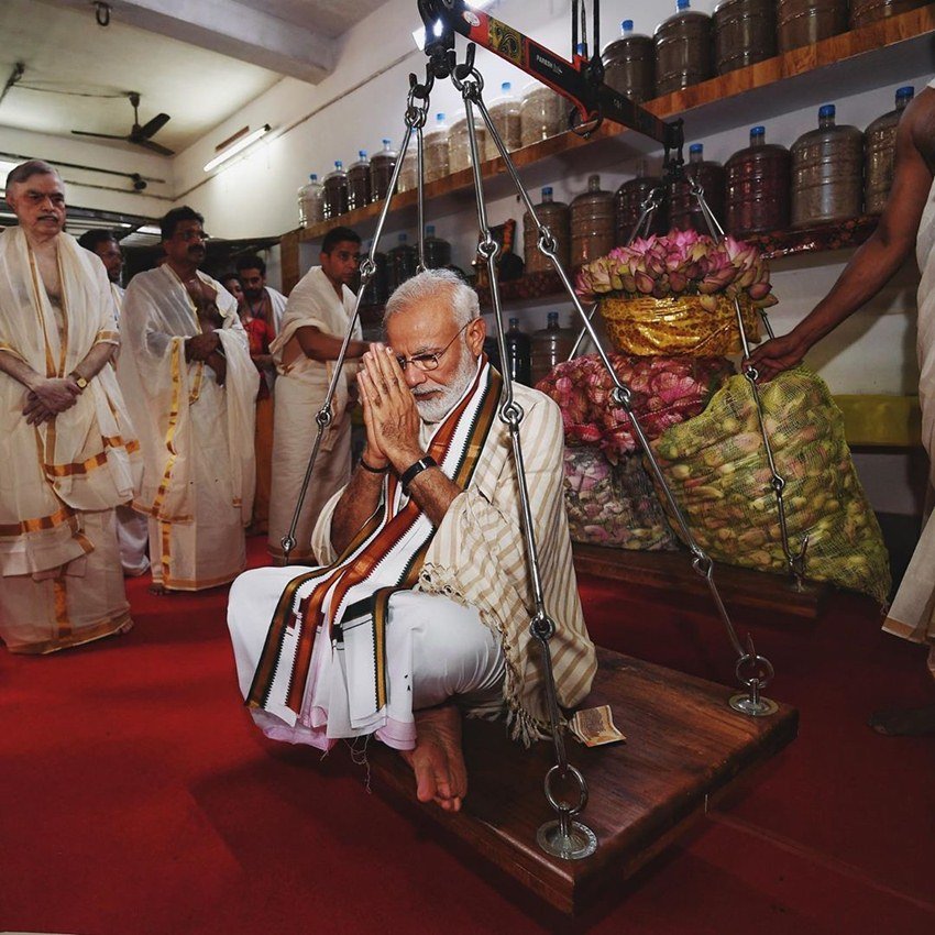 कभी भगवा पग तो कभी काला चश्मा, 2019 में चर्चा में रहे पीएम मोदी के ये 10 लुक