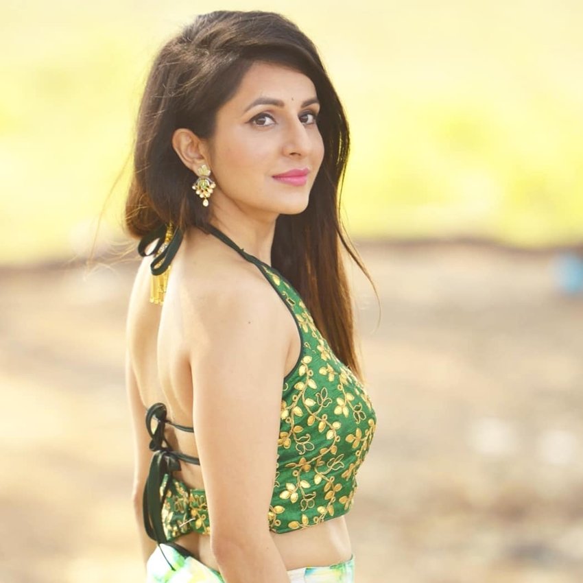 एक्टिंग करियर की बात करें तो रूपा ने कलर्स टीवी के हिट शो बालिका वधू से डेब्यू किया था।