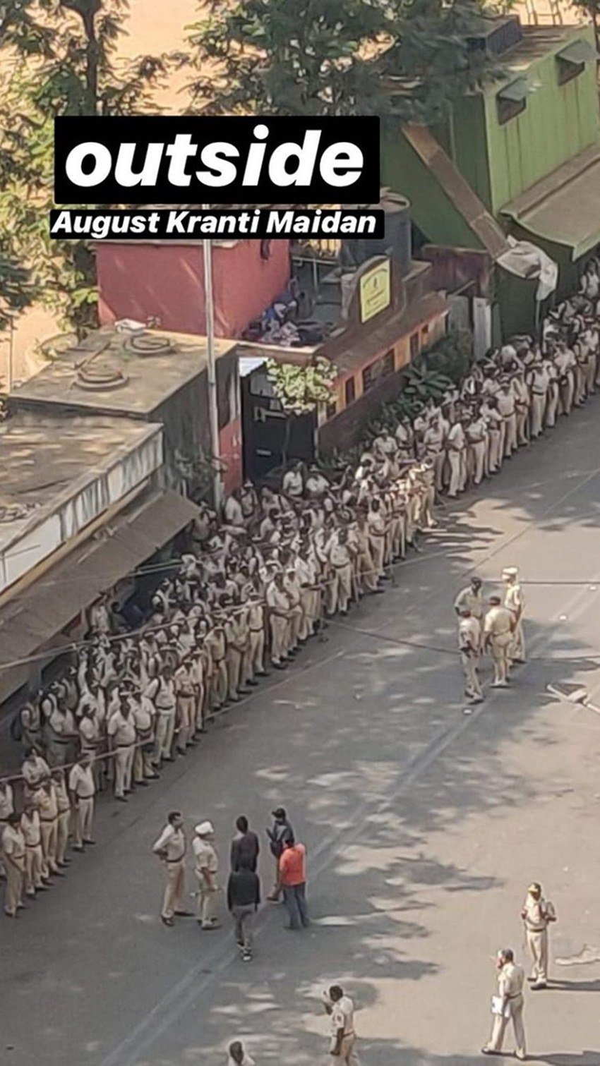 अगस्त क्रांति मैदान में प्रोटेस्ट को देखते हुए भारी संख्याबल में पुलिस की तैनाती की गई थी।