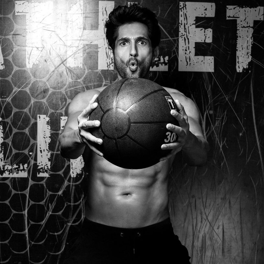 सातवें पायदान पर हैं पाकिस्तानी एक्टर बिलाल अशरफ। (Photo: Bilal Ashraf Instagram)