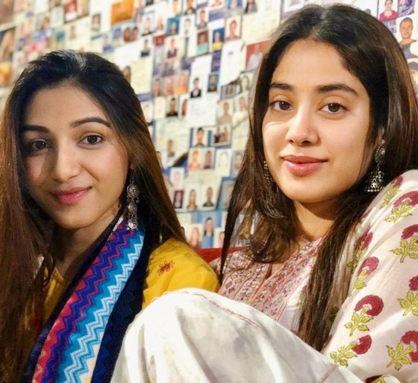 सिर्फ इंस्टाग्राम पर ही उन्हें करीब 70 लाख लोग फॉलो करते हैं।