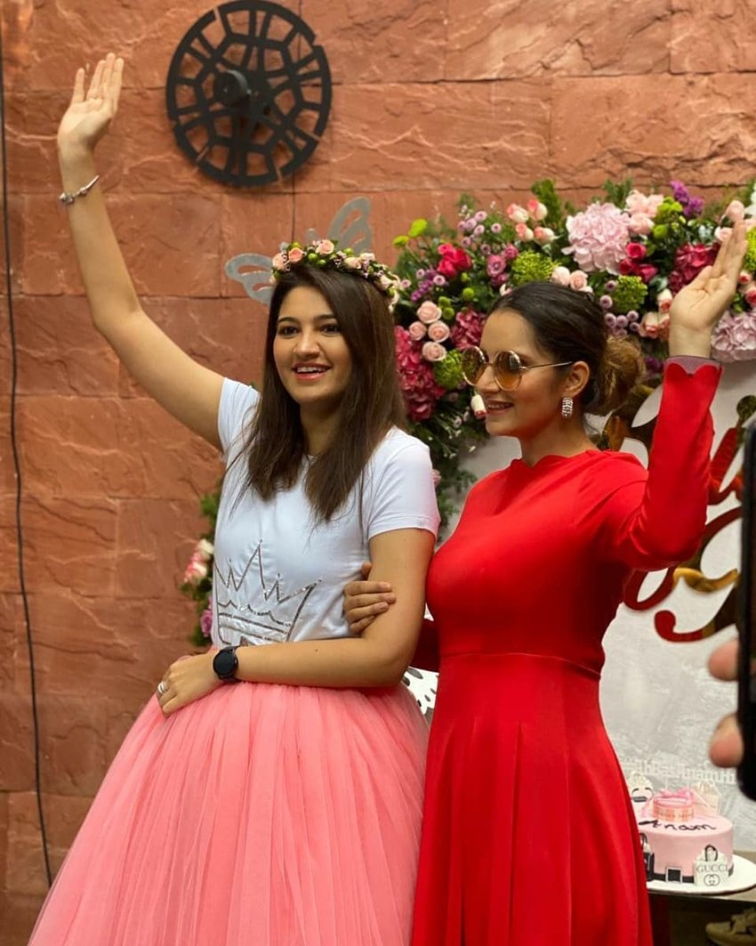रविवार 8 दिसंबर को हैदराबाद में सानिया के घर पर अनम की प्री-वेडिंग पार्टी थी।