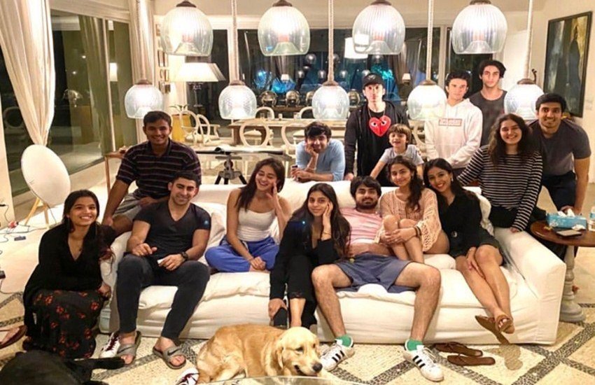 आलिया चिब्बा ने ये फोटो पोस्ट की है जिसमें शाहरुख के छोटे बेटे अबराम बी नजर आ रहे हैं।
