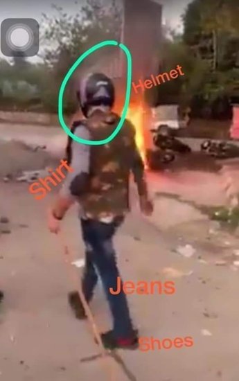 कुछ सोशल मीडिया यूजर्स पुलिस की ड्रेस को लेकर भी उसपर सवाल उठा रहे हैं। लोग लिख रहे हैं कि कुछ गुंडे पुलिस की जैकेट पहन छात्रों के साथ बदसलूकी कर रहे थे।