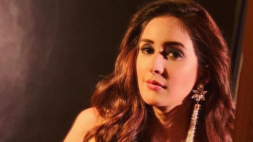 Chahat Khanna - Bharata Narsinghani: एक्ट्रेस चाहत खन्ना ने 2006 में बिजनेसमैन भरत से शादी की थी लेकिन आठ महीने बाद ही दोनों का तलाक भी हो गया। (Photo: Chahat Khanna Instagram)