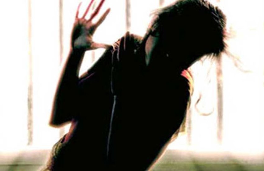 एसिड अटैक।(सांकेतिक तस्वीर)