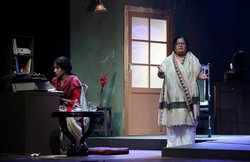 शीशे के खिलौने: प्‍यार और संवेदना की कहानी