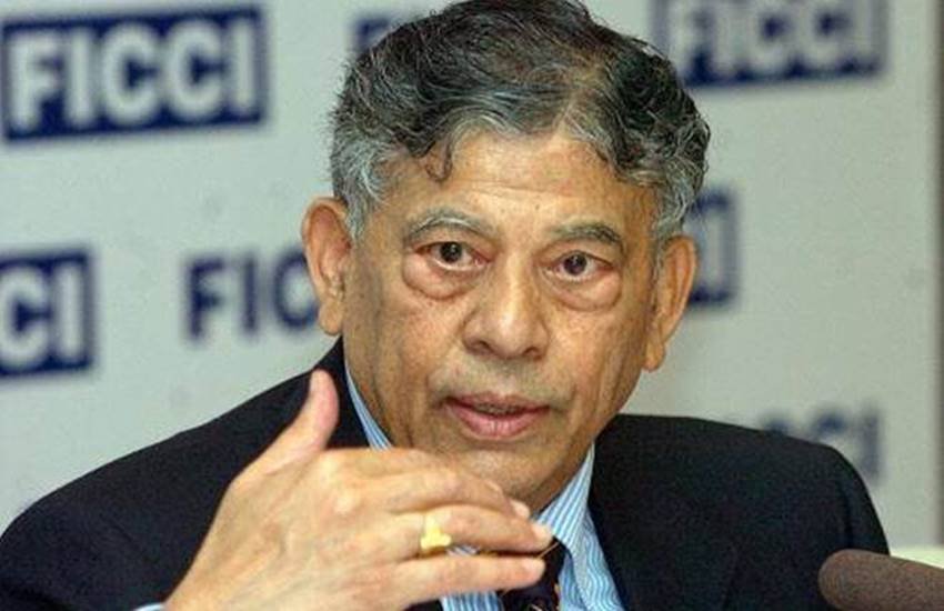 बीएचयू के 101 वें दीक्षांत समारोह में राष्ट्रीय लोक वित्त और नीति संस्थान नई दिल्ली के अध्यक्ष डॉ. विजय केलक