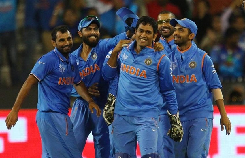 महेंद्र सिंह धोनी ने 23 दिसंबर 2004 को बांग्लादेश के खिलाफ वनडे मैच से अंतरराष्ट्रीय क्रिकेट में डेब्यू किया था। 