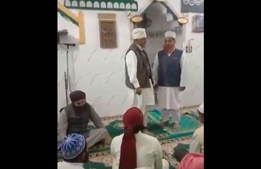 अयोध्या में मुस्लिम धर्मगुरु ने कहा था जय श्री राम। अब मांगनी पड़ी मांफी। (फोटो सोर्स: सोशल मीडिया) 