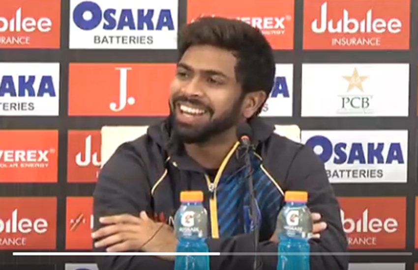 निरोशन डिकेवला ने प्रेस कॉन्फ्रेंस के दौरान ऐसा जवाब दिया कि पाकिस्तानी पत्रकार असगर अली की बोलती बंद हो गई।