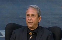 VIDEO: बीच में बोले पैनलिस्ट तो भड़कीं एंकर, कहा- रखें जेब में हैंडकफ, बच्ची को आग लगा दी गई तब कहा थे?