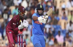 IND vs WI: तीसरे ODI में तीन कैच टपका फैंस के निशाने पर आए ऋषभ पंत, सवालों के घेरे में टीम इंडिया की फील्डिंग