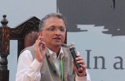 सीनियर पत्रकार पर चर्चा में भड़के इतिहासकार रामचंद्र गुहा, कहा- मुद्दे से खेलिए मत; मोदी-शाह के लिए कह दी ये बात