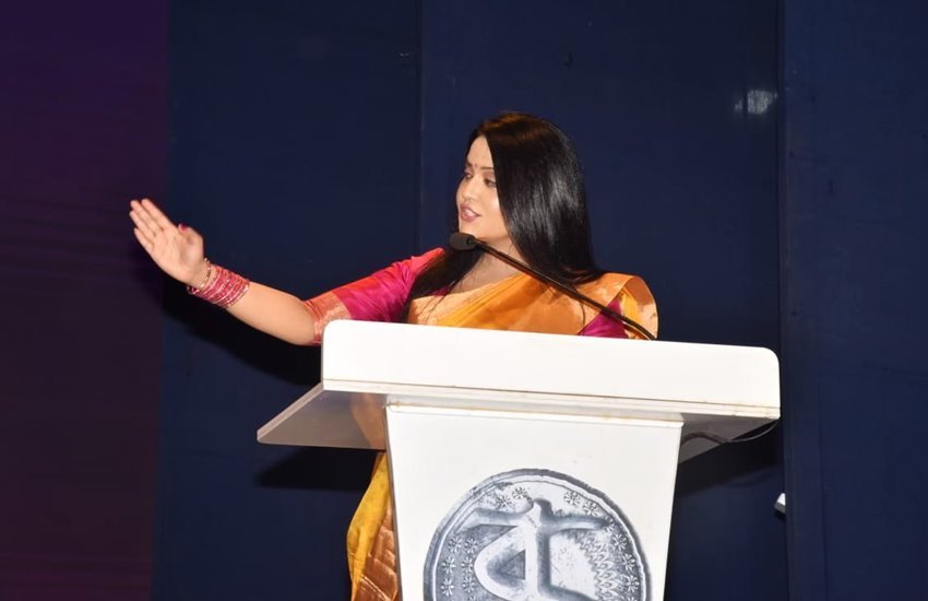 Amruta Fadnavis