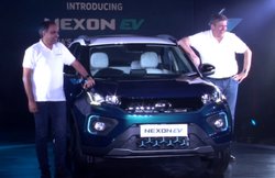 Nexon Ev की बुकिंग आज से शुरू, 35 मोबाइल बेस्ड फीचर्स के साथ 300km की मिलेगी रेंज
