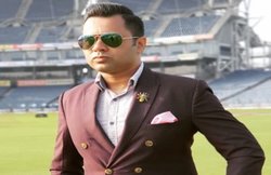 इरफान पठान के बाद आकाश चोपड़ा भी छात्रों के समर्थन में उतरे, कहा- आवाज दबाकर भारत महान नहीं बनेगा