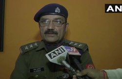 बाबरी विध्वंस की बरसी पर शेयर की लालकृष्ण आडवाणी की विवादित तस्वीर, AMU के छात्र समेत 2 लोगों के खिलाफ FIR