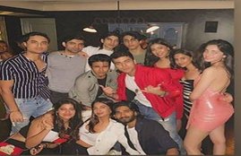 New Year, new year 2020, Shahrukh khan, Aananya panday, aryan khan, Suhana khan, bollywood news, bollywood news in hindi, bollywood celebs new year party, latest news
