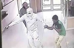 Haryana: 21 लाख रुपए भरा ATM उखाड़ ले गए बदमाश, करतूत छिपाने को CCTV पर स्प्रे किया केमिकल