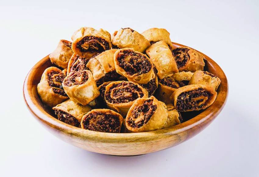 भाखरवाड़ी नमकीन 
