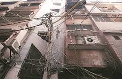 Delhi Anaj Mandi Fire: महज 2 हजार रुपए में 16 घंटे काम करते थे नाबालिग मजदूर, अग्निकांड में जिंदा बचे बच्चों ने सुनाई आपबीती