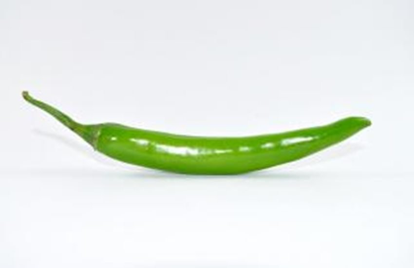 Health Benefits of Green Chilli, Health Benefits of Green Chilli in Hindi, Green Chilli for weight loss, Green Chilli for osteoarthritis, Green Chilli for digestion, Green Chilli for healthy heart, green chillies benefits and side effects, disadvantages of green chilli, how much green chilli per day, benefits of green chilli in hindi, green chilli nutrition, benefits of eating chili everyday
