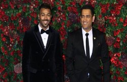 PICS: हार्दिक पंड्या संग मस्ती करते दिखे एमएस धोनी, फैंस को टीम में वापसी का इंतजार