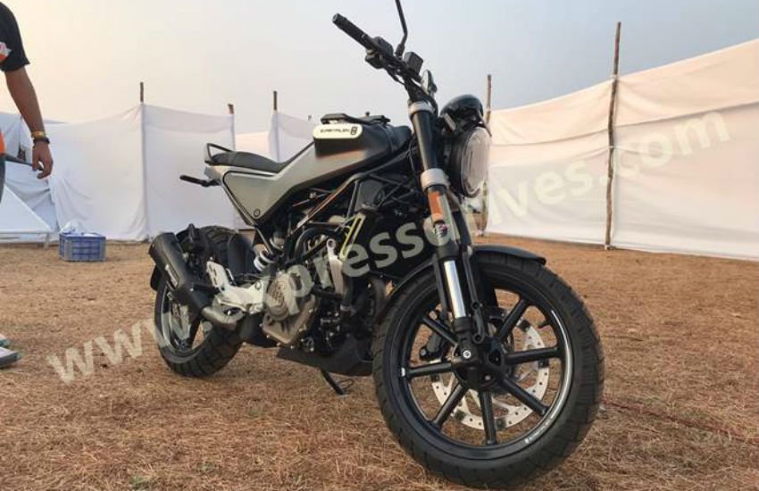 Husqvarna ने इन बाइक्स को इंडिया बाइक वीक में पेश किया है। 
