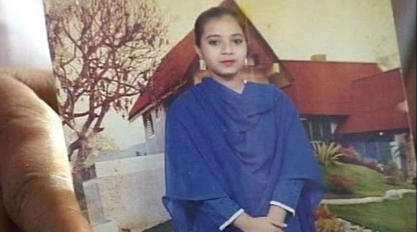 Ishrat Jahan Encounter: 2004 में हुआ इशरत जहां एनकाउंटर भी काफी चर्चित रहा है। इस एनकाउंटर में गुजरात पुलिस ने इशरत जहां, उसके दोस्त प्रनेश पिल्लई उर्फ जावेद शेख और दो पाकिस्तानी नागरिकों अमजदाली राना और जीशान जोहर को आतंकी बताते हुए ढेर कर दिया था। इसपर जांच भी चली और ये केस मीडिया में भी छाया रहा।(Photo: Indian Express)