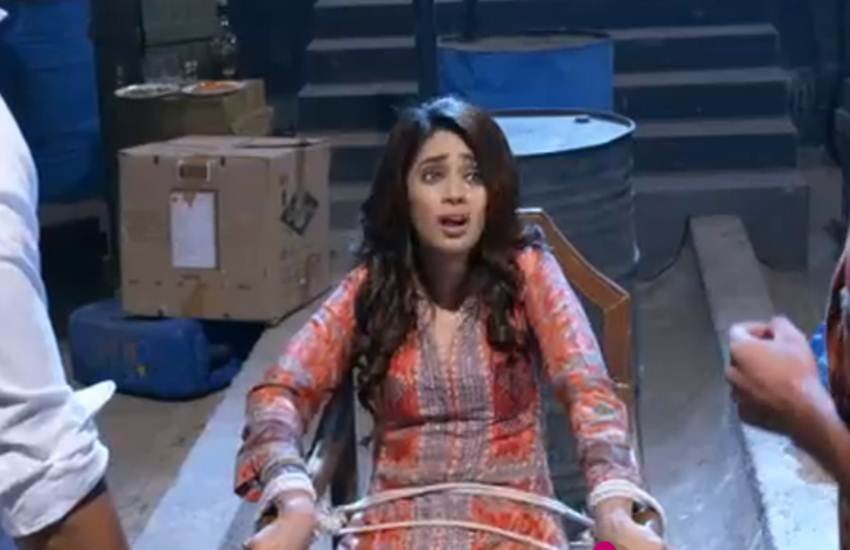 Kumkum Bhagya, kumkum bhgaya 12 December 2019, Kumkum Bhagya Show 2019, Sanju puts Prachi life in danger , Kumkum Bhagya Preview Episode, kumkum bhagya 12 December 2019 Preview Episode, Kumkum Bhagya Online on Zee5 App, Kumkum Bhagya 12 December 2019 Preview Episode Written Update, entertainment news, Bollywood News, Television news