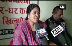 बिहार: BJP महिला मोर्चा की उपाध्यक्ष की SUV पर हमला, कहा- PM मोदी के खिलाफ नारे लगाते हुए की गाड़ी में तोड़फोड़