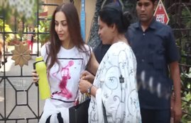 Malaika Arora, Malaika Arora in gym, salman khan, Malaika Arora Pissed Off, Flower Vendor Selling Gajra to Malaika Arora, entertainment,bollywood, salman khan brother, Arbaaz khan,Entertainment Movies Bollywood
