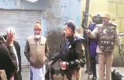 CAA Protest: “खाओगे यहां का, गाओगे कहीं और का”, पाकिस्तान चले जाओ; मेरठ SP का VIDEO वायरल