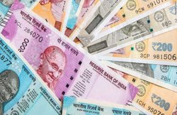 नौकरीपेशा हैं और कंपनी में नहीं दिया है PAN या Aadhaar Card? बगैर पूछे ही काट लिया जाएगा 20% या उससे अधिक TDS